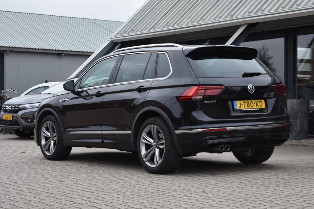 Volkswagen Tiguan 1.5 tsi act r-line | leder | pano | camera | virtual cock