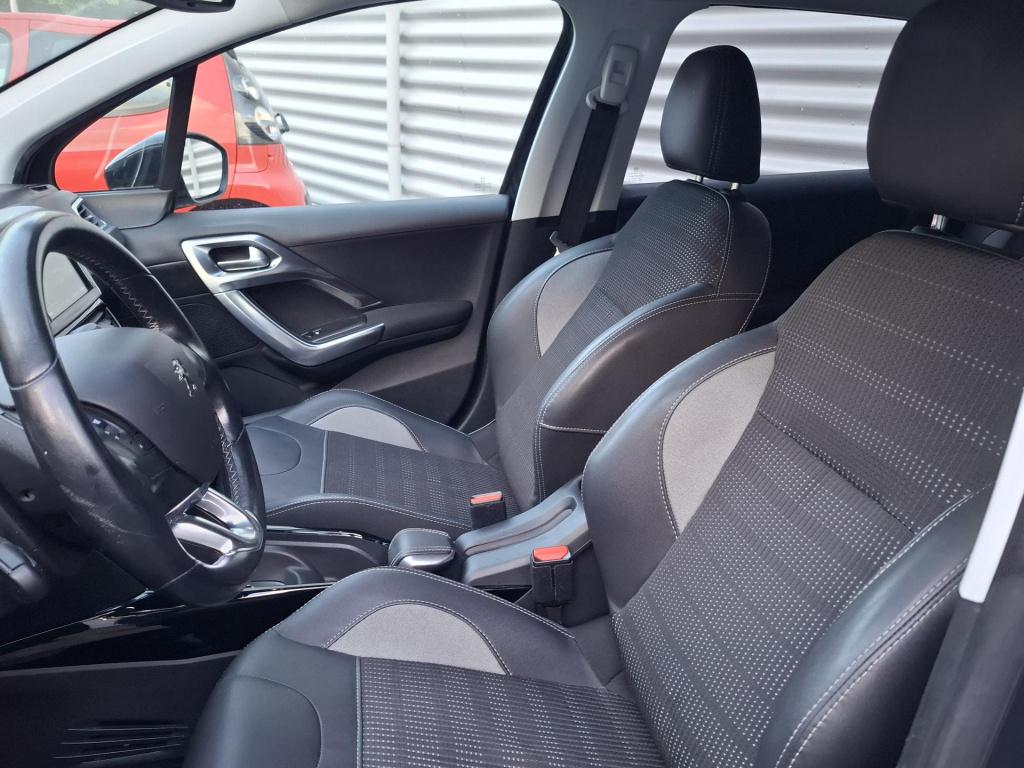 Peugeot 2008 suv 110 allure automaat clima/nav/trekhaak