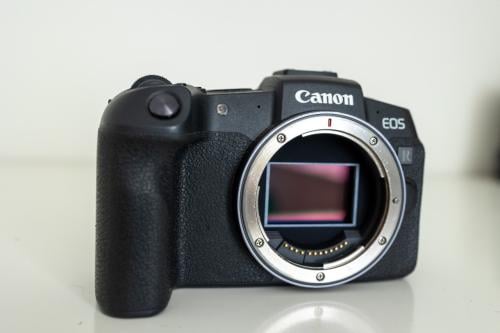 Camera Canon RP Full Frame nauwelijks gebruikt.
