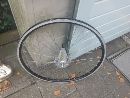 Shimano 28 inch voorwiel met rollerbrake rem
