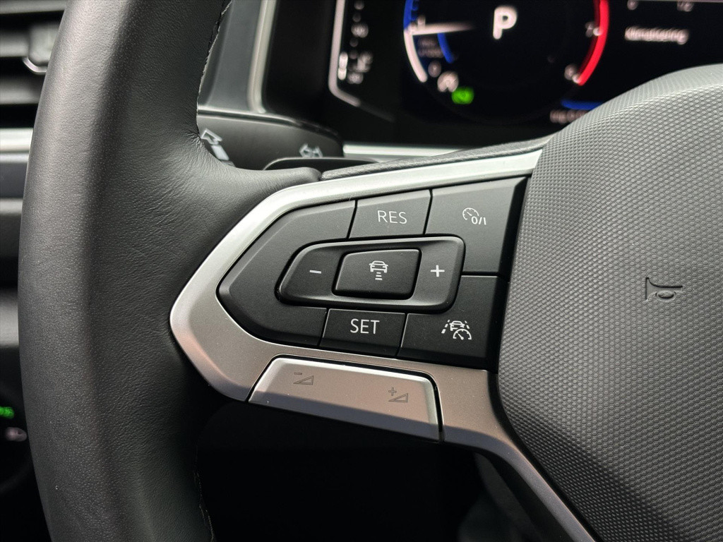 Volkswagen T-roc 1.5 tsi 150pk 7-dsg| carplay| camera| climate |virtual coc