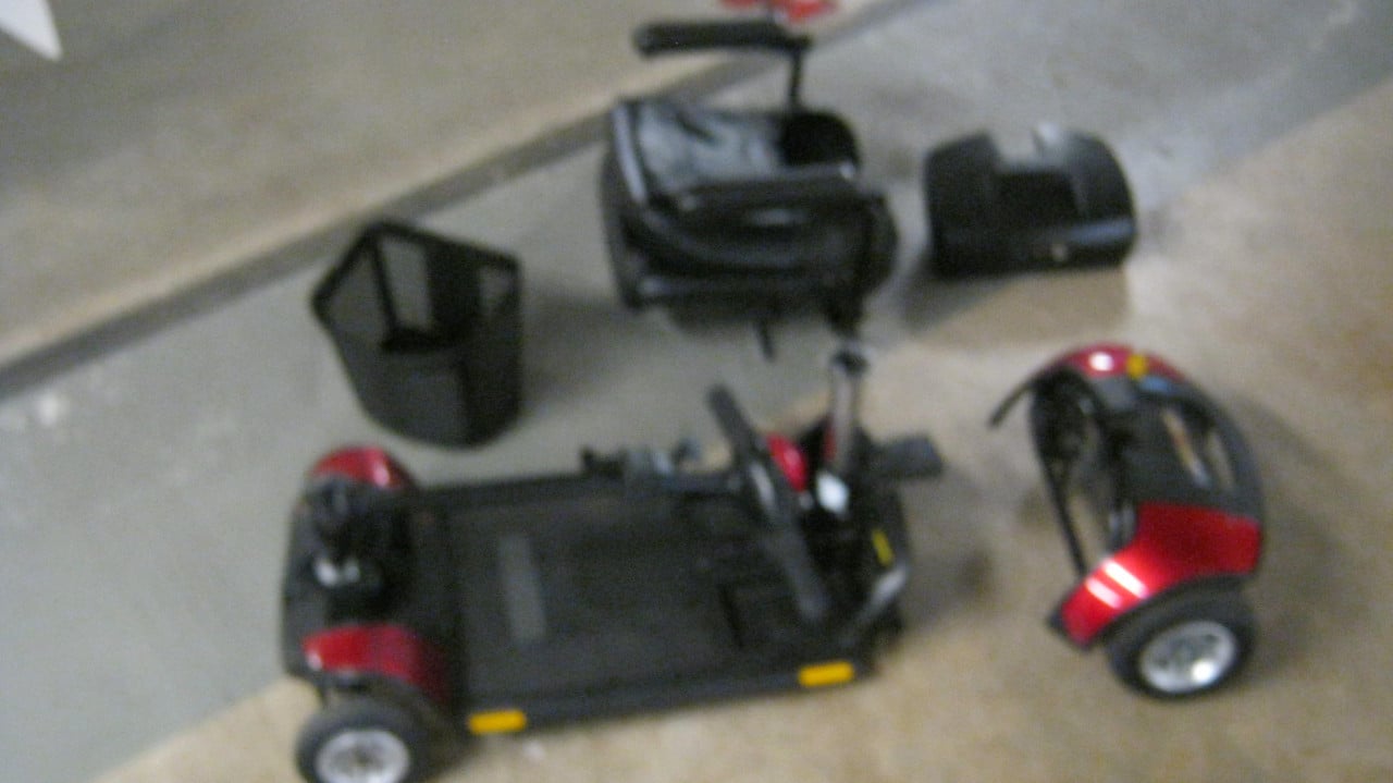 TE KOOP SCOOT MOBIEL GO GO TREVELLER ELITE IN 2 MIN UIT ELKAAR