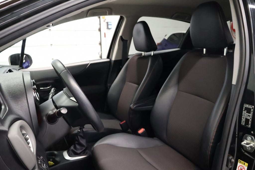 Toyota Yaris 1.3 vvt-i dynamic