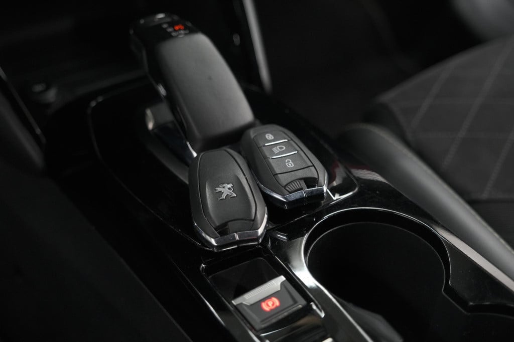 Peugeot 208 ev gt pack 50 kwh | 3 fase | camera | panoramadak | dodehoekdet