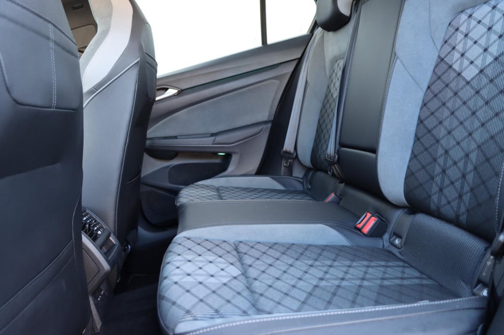 Volkswagen Golf 1.5 tsi r-line 130pk