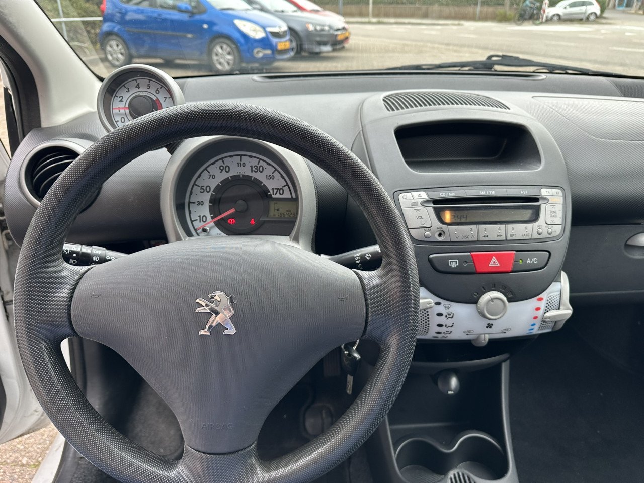 Nette Peugeot 107 Active 1.0 met airco, carplay, beurt, jaar APK, garantie