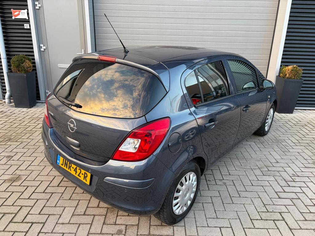 Opel Corsa 1.4-16v '111' edition