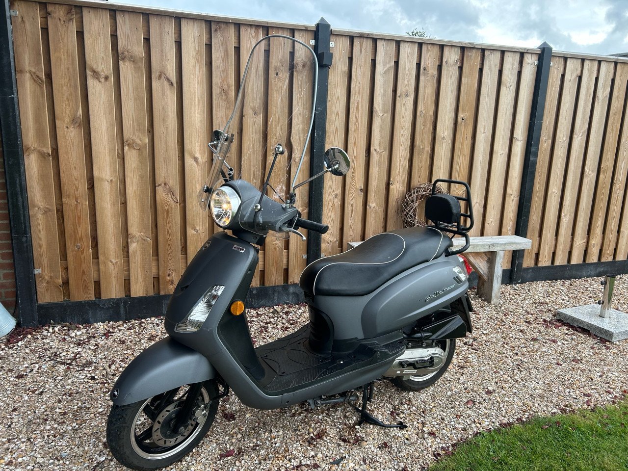 Scooter - SYM Fiddle II 50