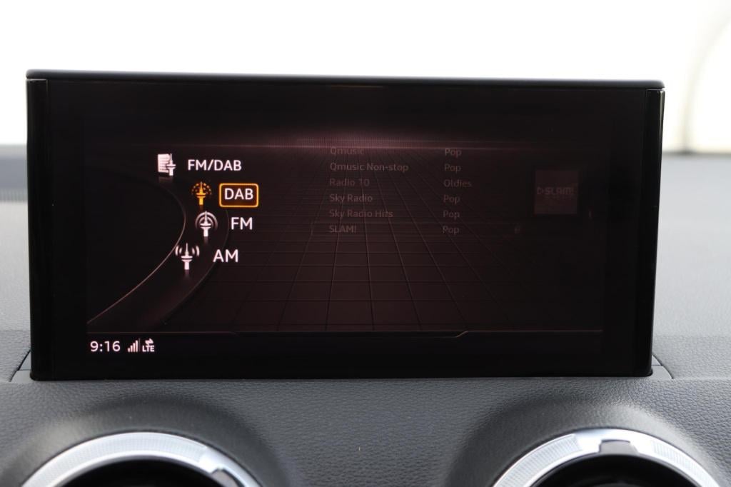 Audi Q2 30 tfsi s edition 110pk | navi | stoelverwarming