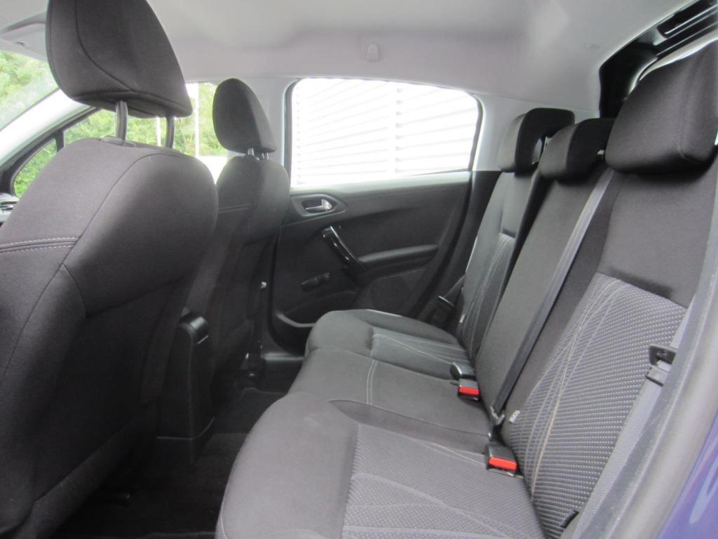Peugeot 208 1.2 vti 82 active 5-drs airco/lmv/park
