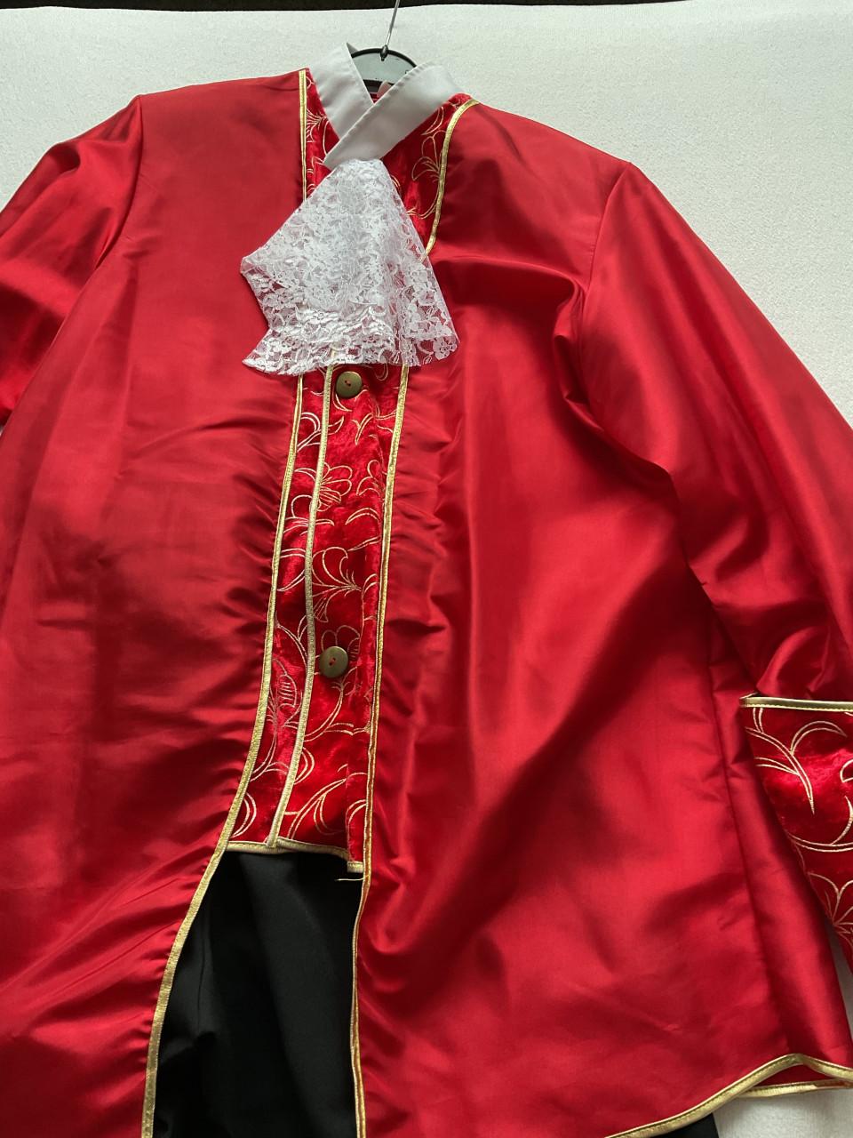 Carnaval .     markies kostuum  maat 60