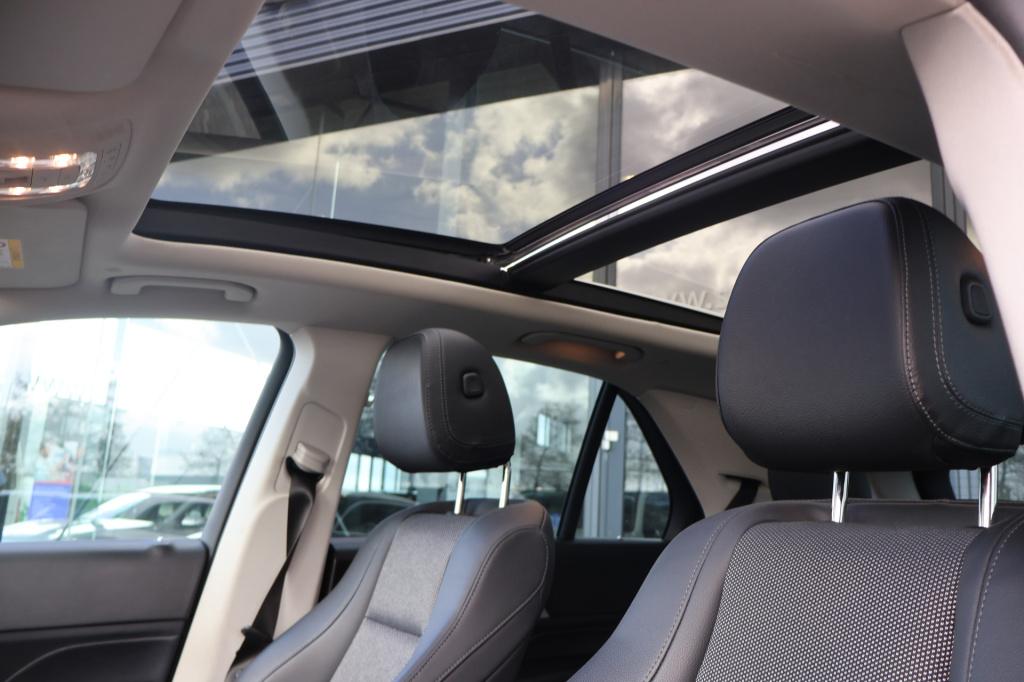 Mercedes-Benz Gle 300 d 4matic l panoramadak l mbux l camera l led high per