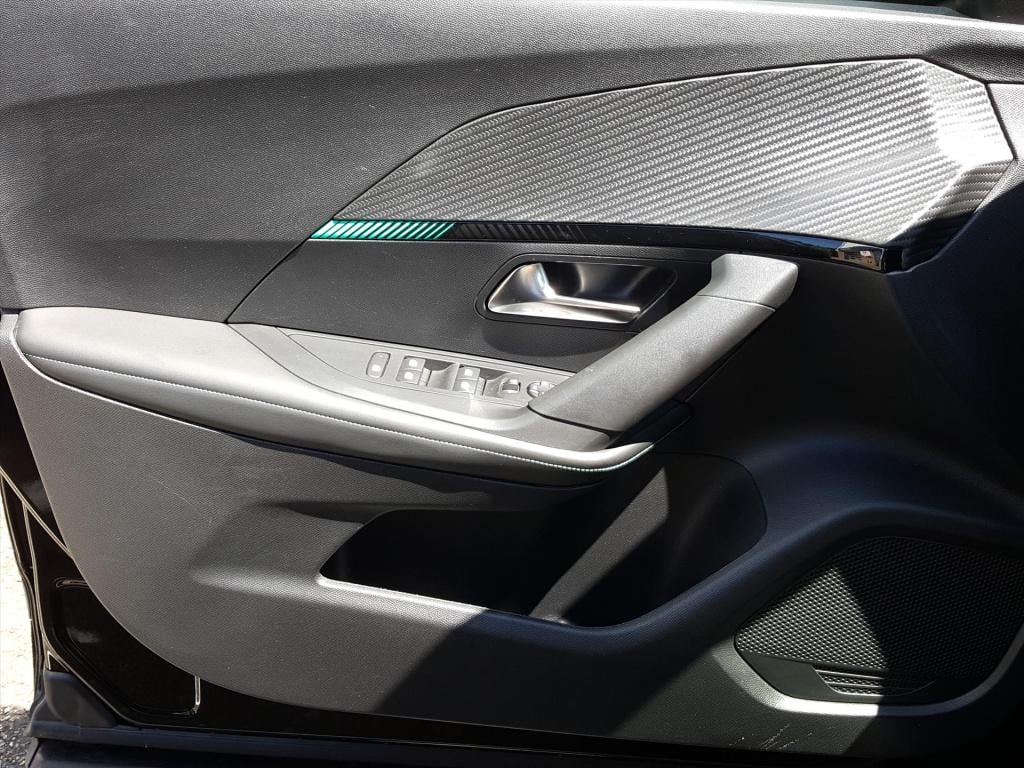 Peugeot 2008 allure pack 1.2-100pk navigatie | keyless entry | applecarplay