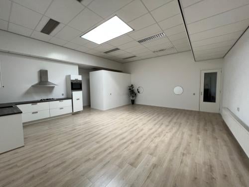 TE HUUR 65m2 kantoor/bedrijfs ruimte in Goes