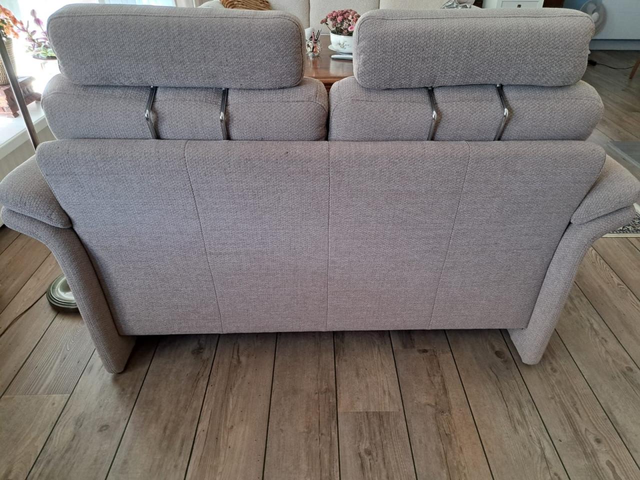 Comfortabele 2-zits bank in zeer goede staat