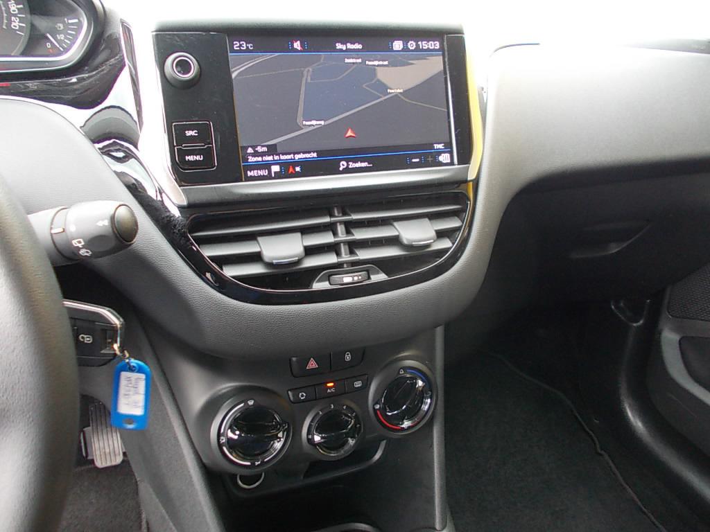 Peugeot 208 1.2 puretech 5-drs, airco, cr.contr., navi.