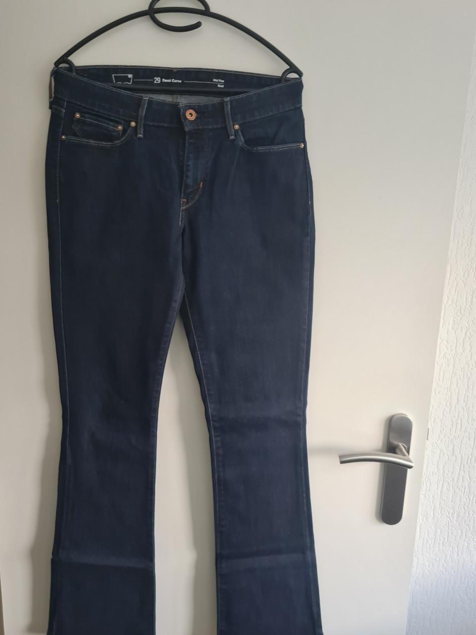 Levis donker blauw W29 / L32( Mt L ) Demi Curve , Mid Rise