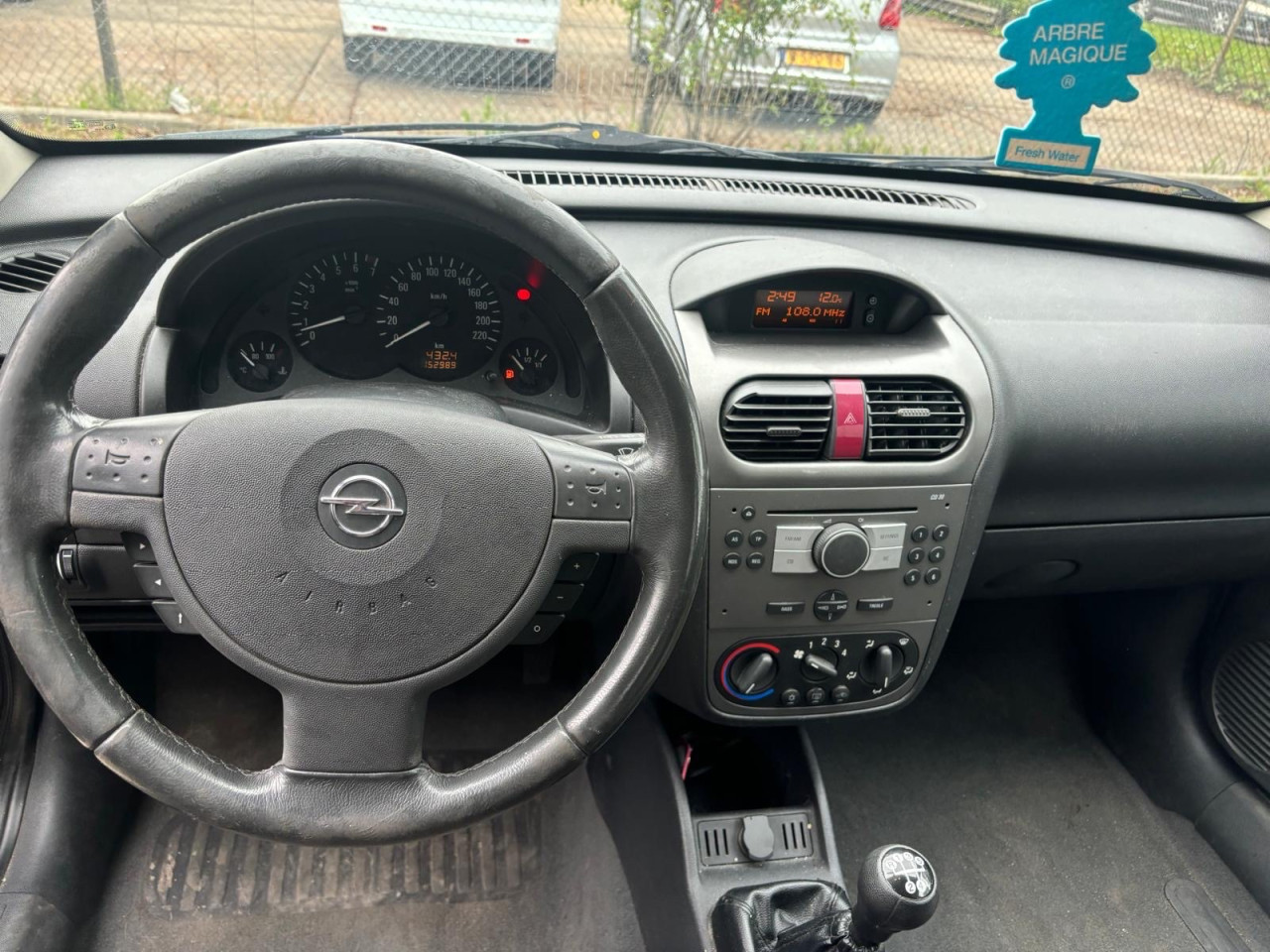 Opel Corsa 1.2-16V Rhythm airco/ Lm velgen