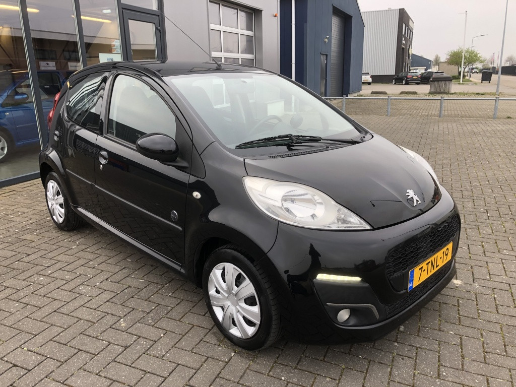 Peugeot 107 1.0 envy 1e eigenaar