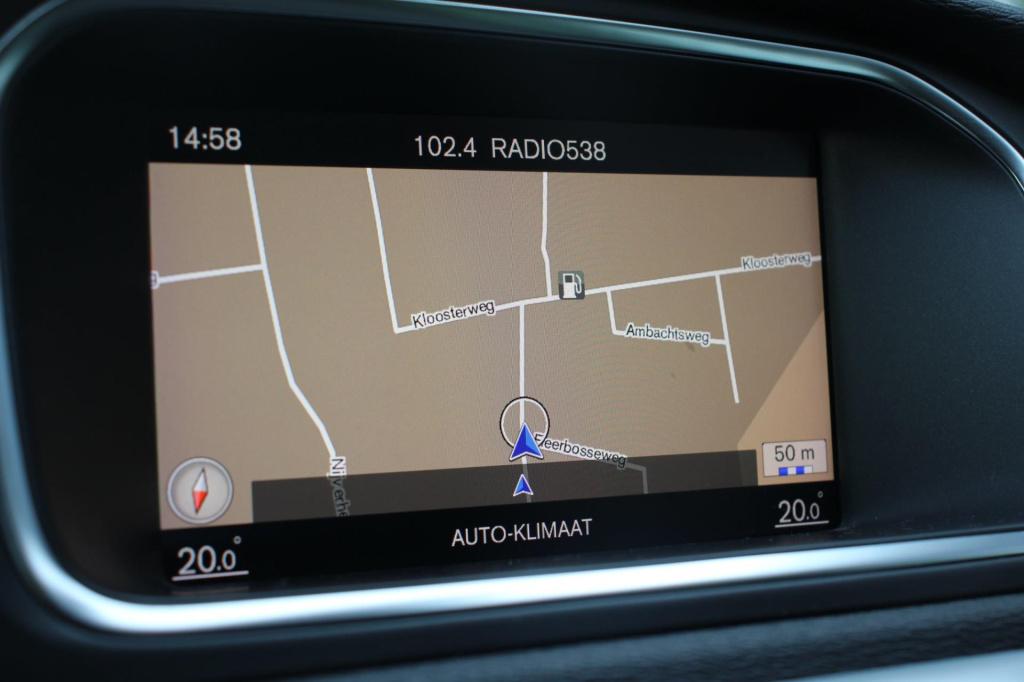 Volvo V40 1.5 t2 inscription aut. - leder - full led - navi - citycafety - 