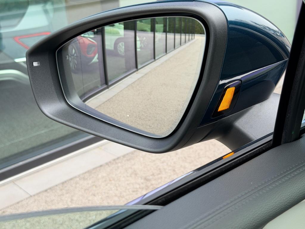 Volkswagen Tiguan 1.5 ehybrid elegance | full option | leder | panormadak |