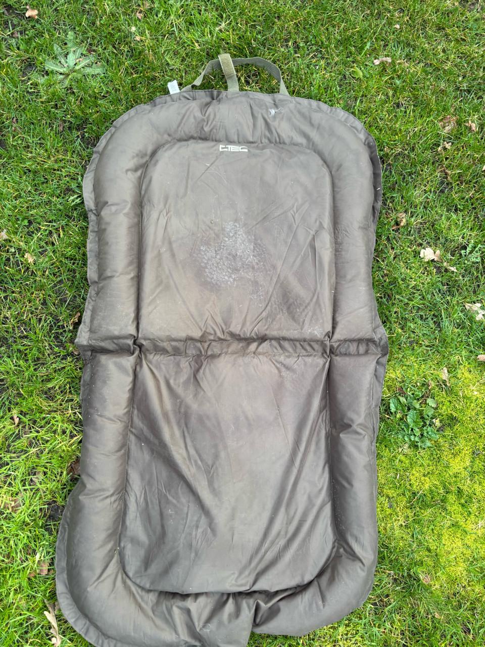 Complete karper set – 2 hengels + Fox molens + schepnet + rodpod