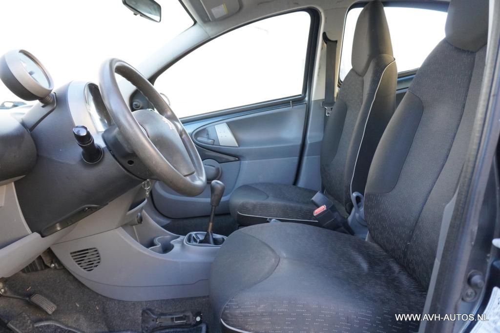 Peugeot 107 1.0-12v xs