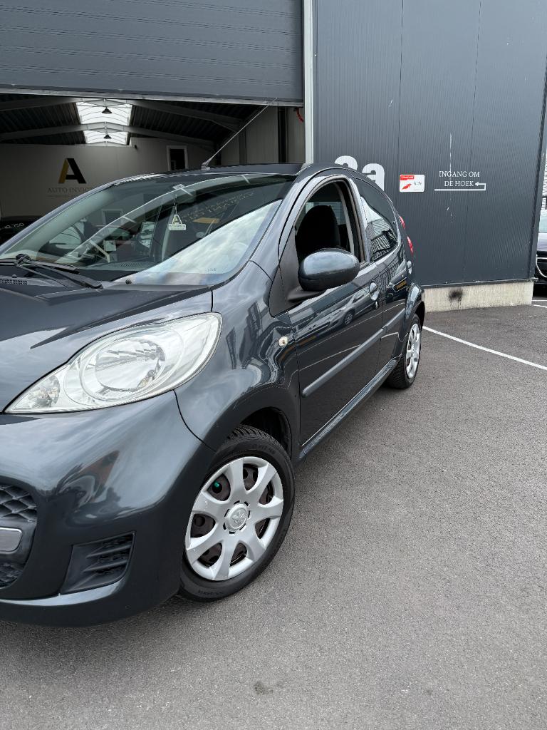 Peugeot 107 1.0-12v xs - 5drs - airco