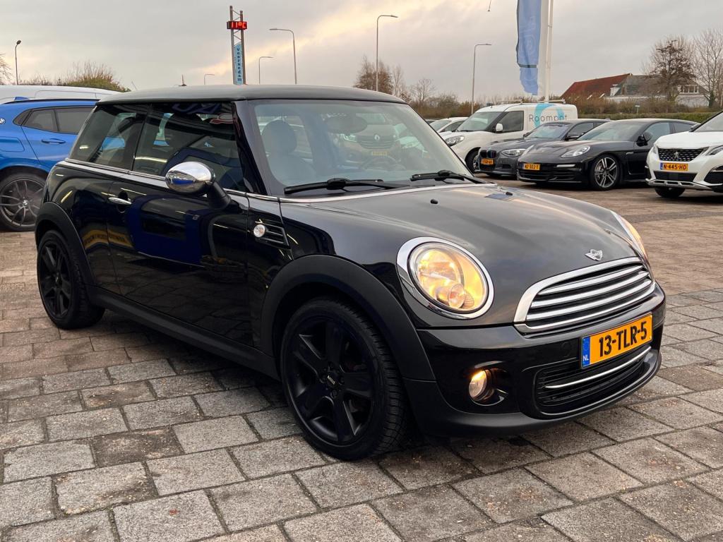 Mini Cooper mini 1.6 10 years ii, navigatie, leer, lm velgen enz...
