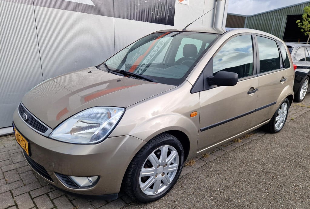 Ford Fiesta 1.6-16v ghia