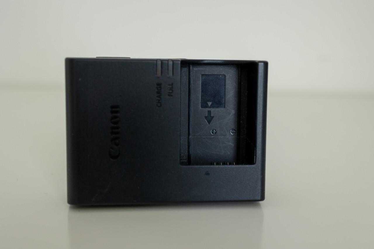 Camera Canon RP Full Frame nauwelijks gebruikt.