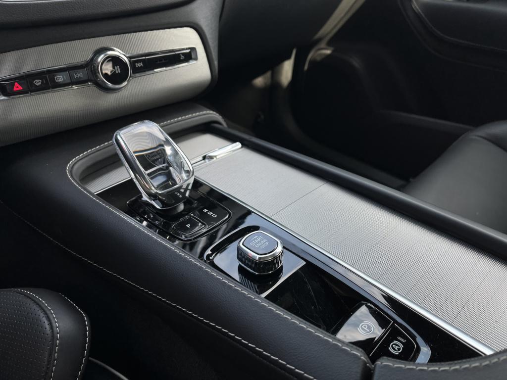 Volvo XC90 2.0 t8 plug-in hybrid awd ultimate dark | luchtvering | bowers &