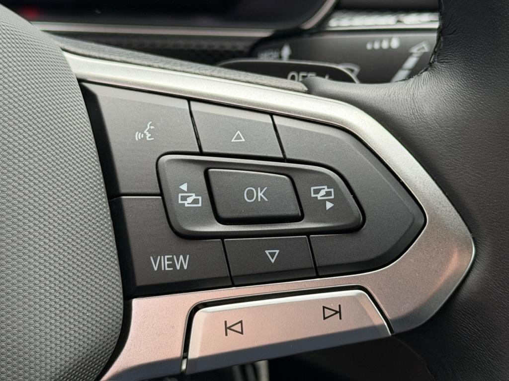 Volkswagen T-cross 1.0 tsi 116pk dsg r-line | trekhaak | navi | iq light | 