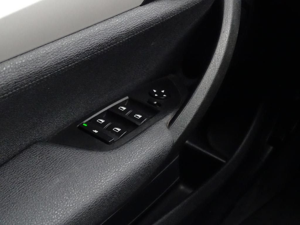 BMW X1 sdrive20i upgrade edition automaat | leder | navi