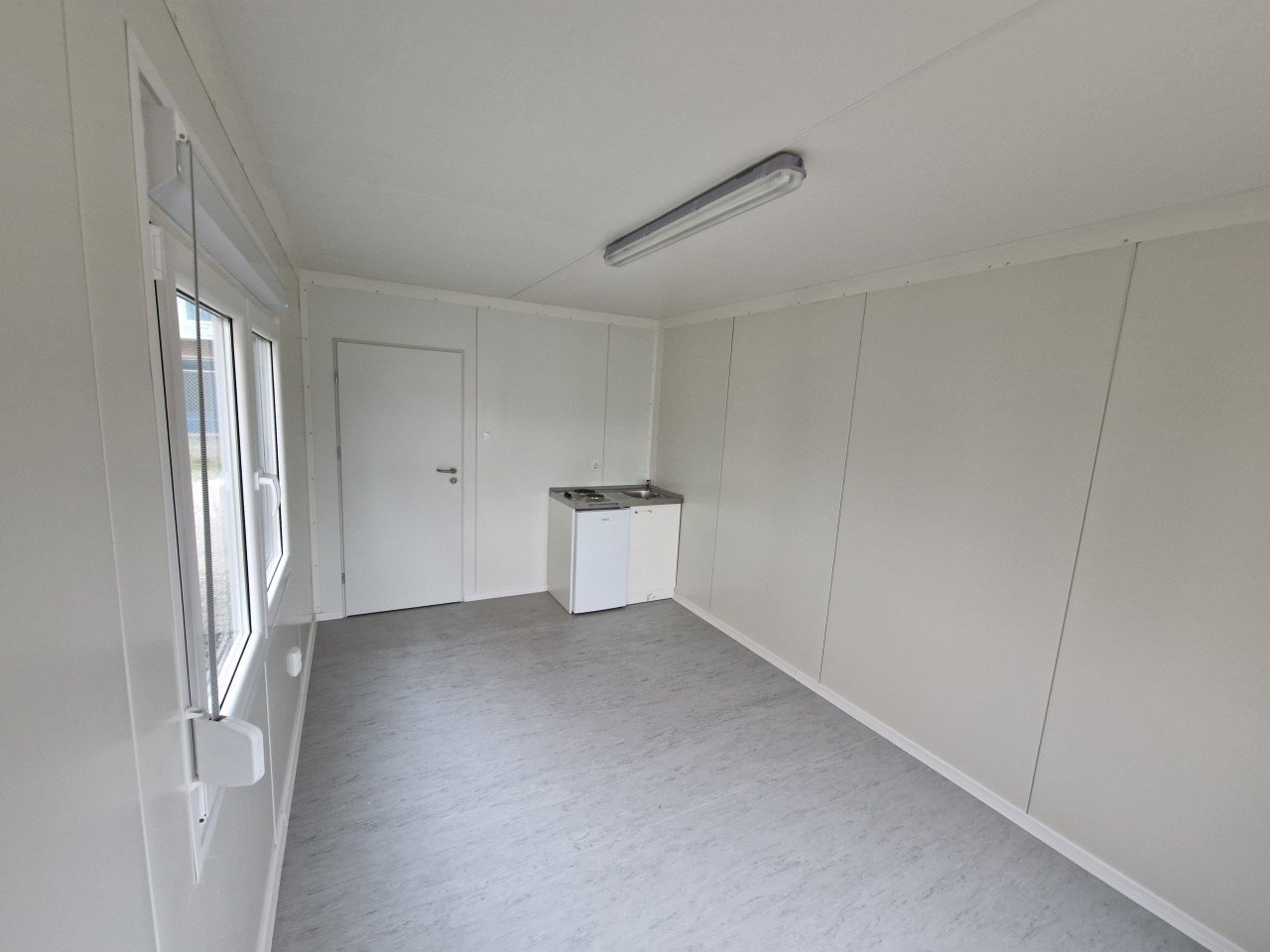 Nieuwe 6x3m kantoorunit / uitvoerderskeet met keuken en wc