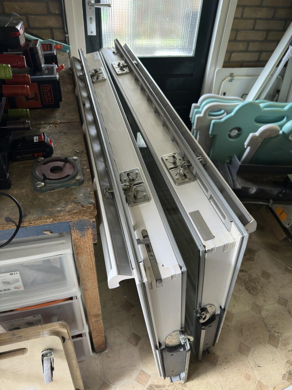 Velux dakraam GGL UK04 2 stuks