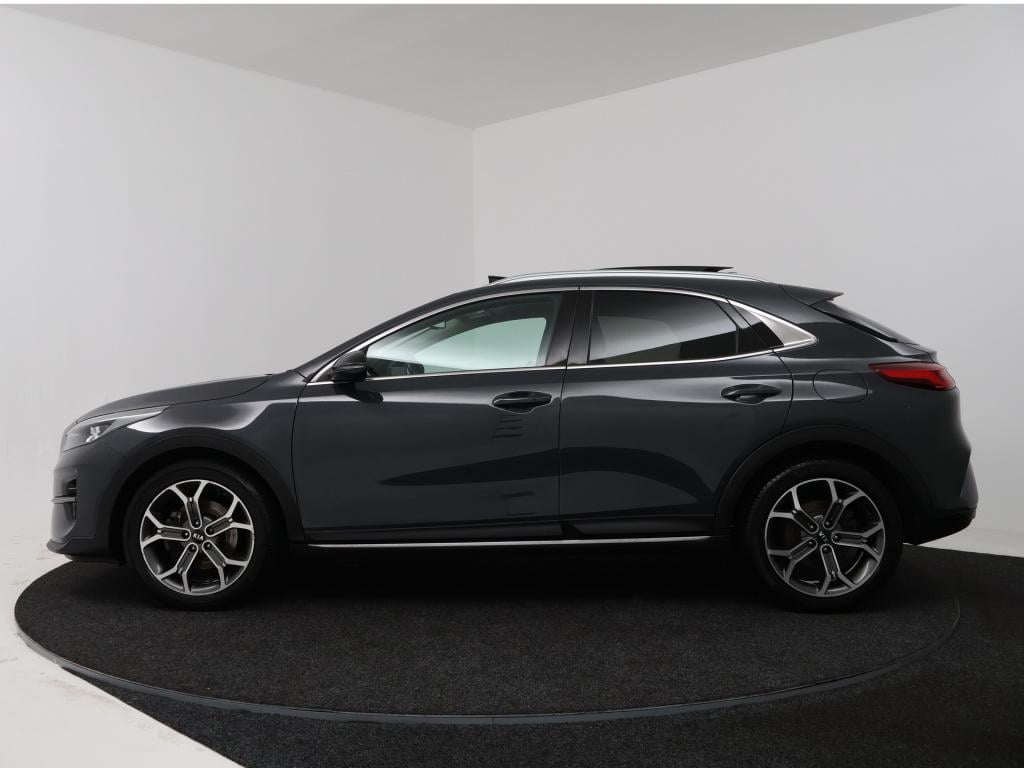 Kia Xceed 1.5 t-gdi mhev executiveline | trekhaak | schuifdak | jbl |