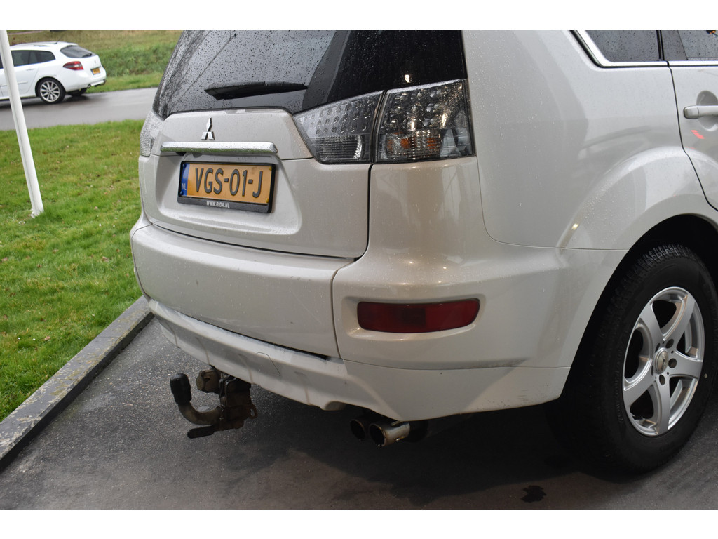 Mitsubishi Outlander outlander 2.2 di 4wd geel kenteken leder, navi, camera