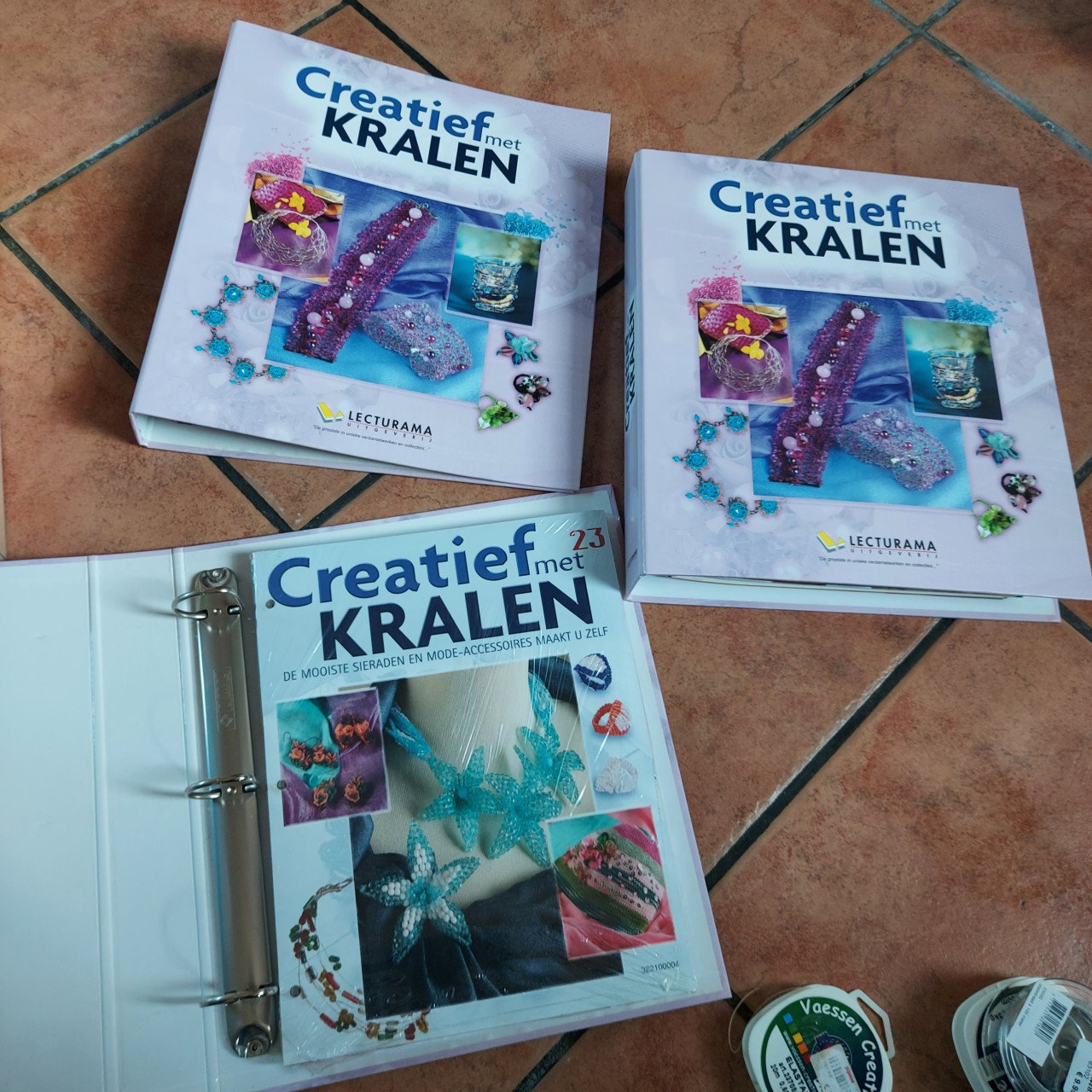 Grote nieuwe set kralen.