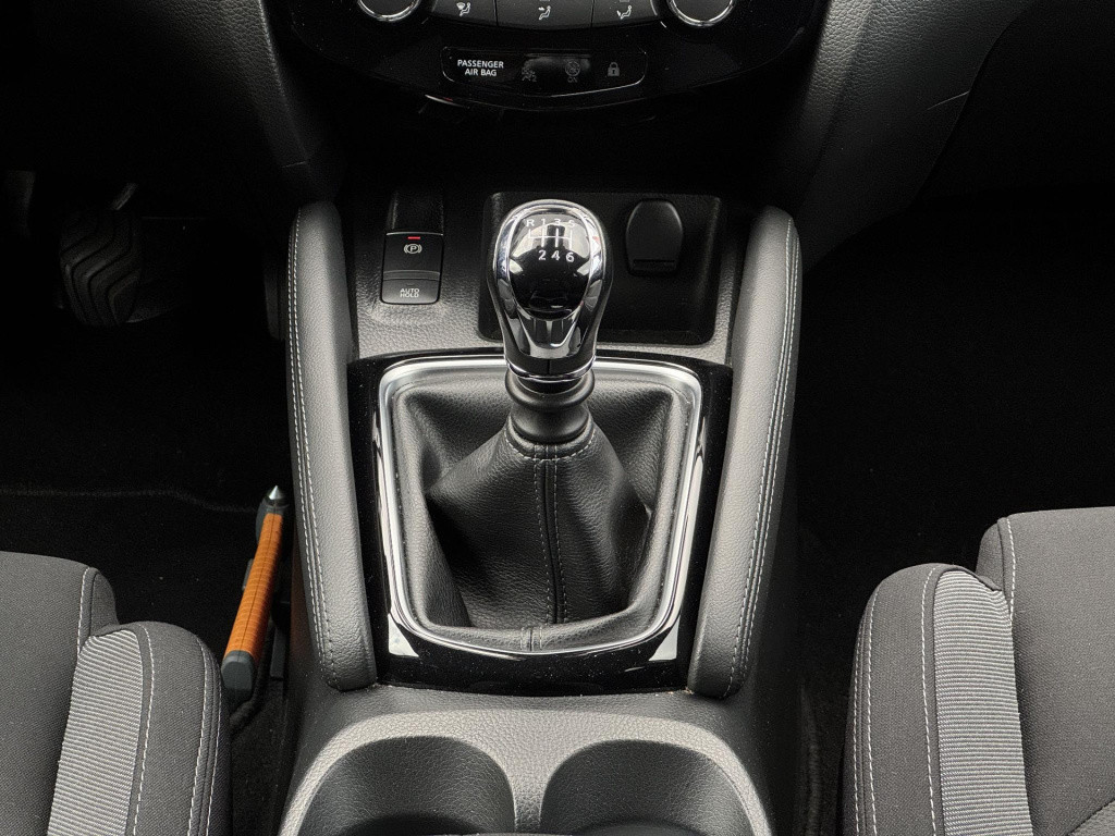 Nissan Qashqai 1.2 n-connecta | trekhaak | navigatie | 360° camera | keyles