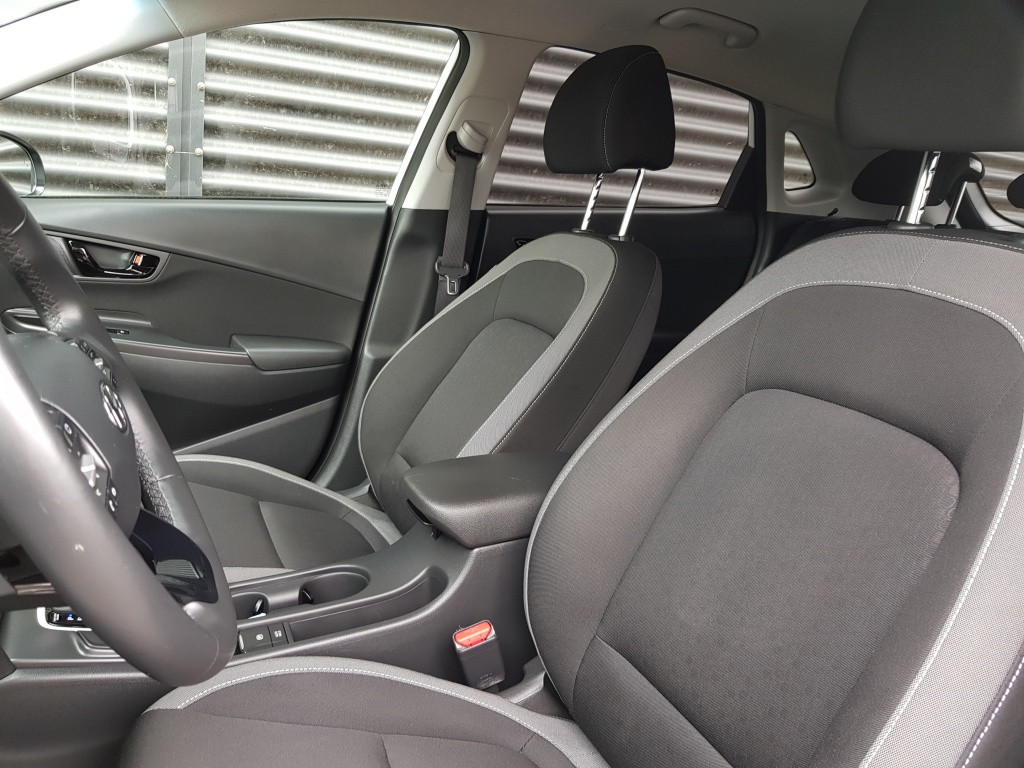 Hyundai Kona hybrid fashion