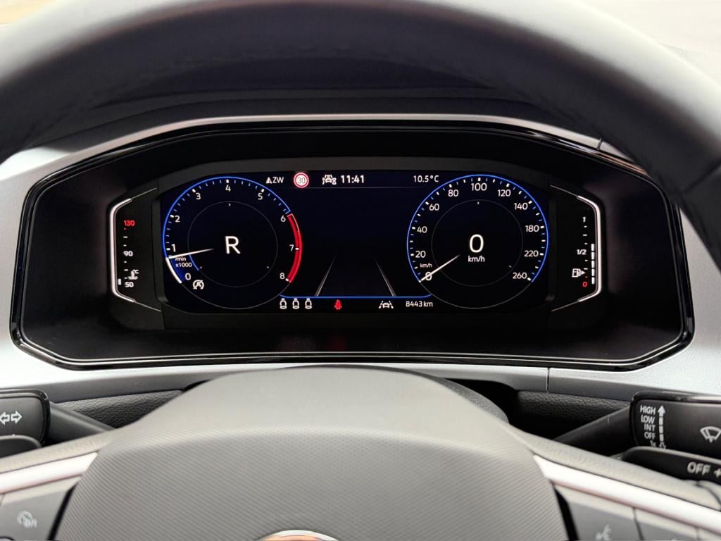 Volkswagen T-roc 1.5 tsi 150pk dsg style | trekhaak | navi | iq light | ada