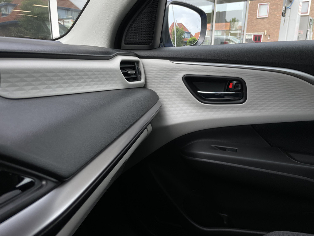 Suzuki Swift 1.2 style smart hybrid