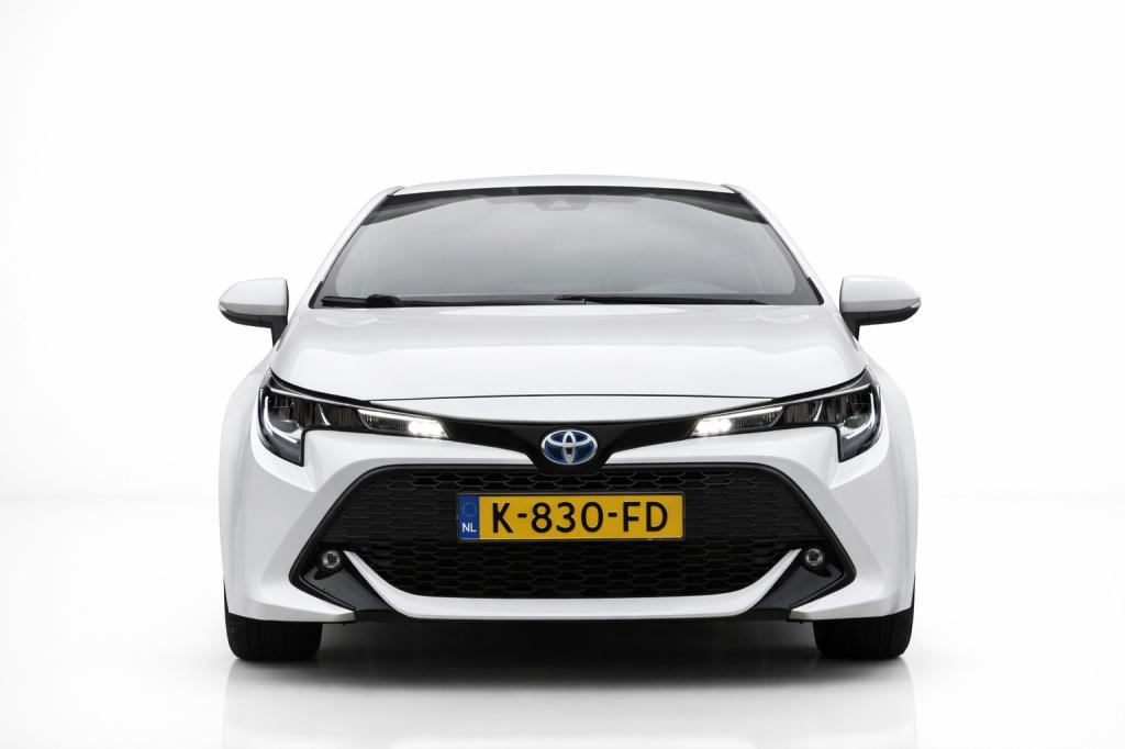 Toyota Corolla 1.8 hybrid dynamic | camera | apple carplay | android auto |
