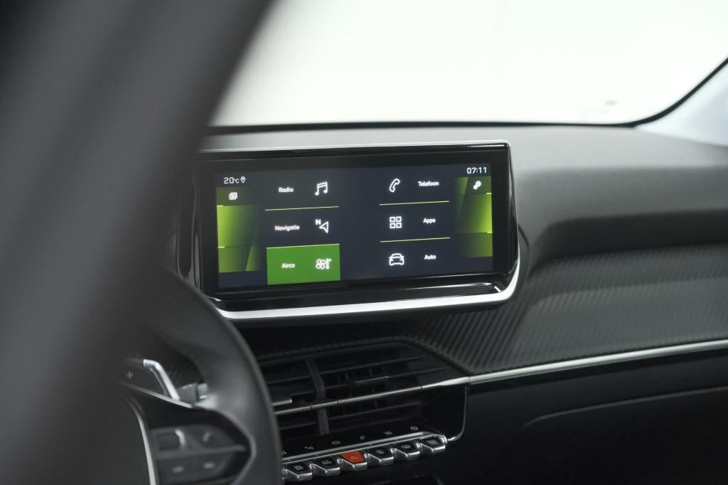 Peugeot 208 puretech 100 eat8 allure pack | keyless | camera | navigatie | 