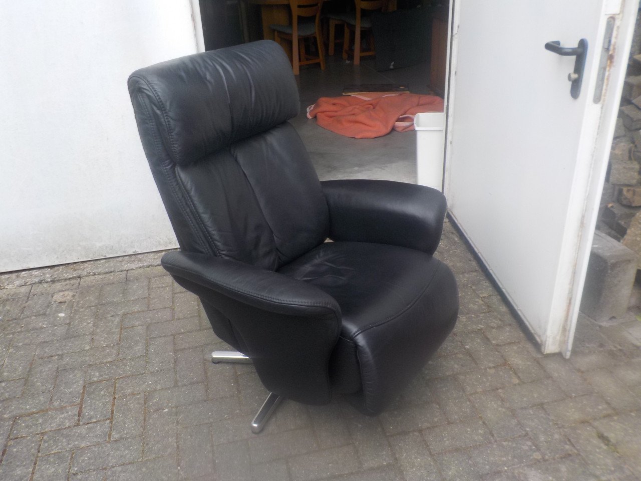 Mooie kwaliteit leren , draai relax fauteuil in zeer goede staat