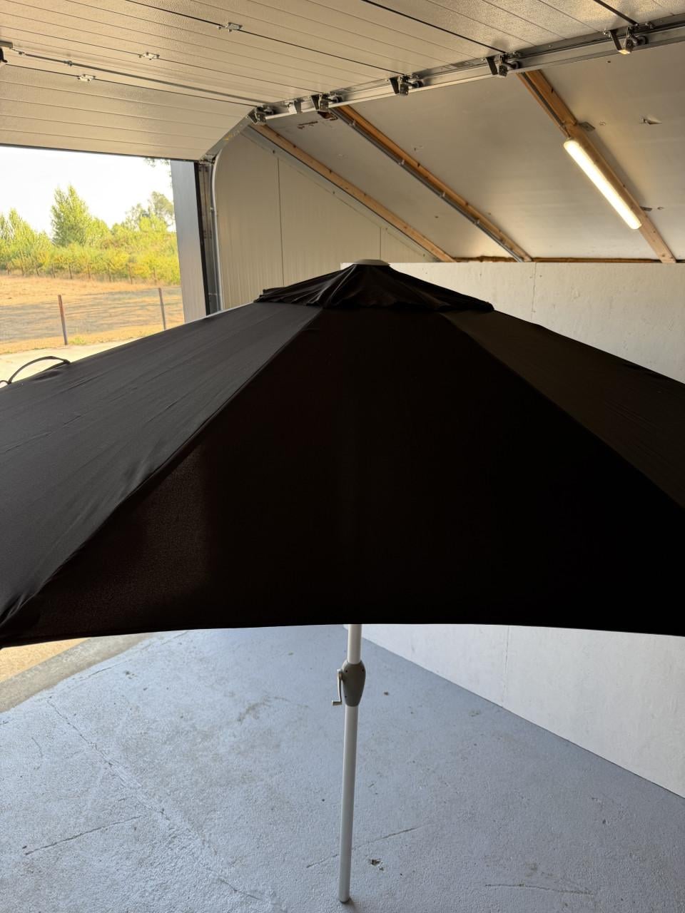Zo goed als nieuwe luxe zwarte parasol Ø 290 cm – in nieuwstaat