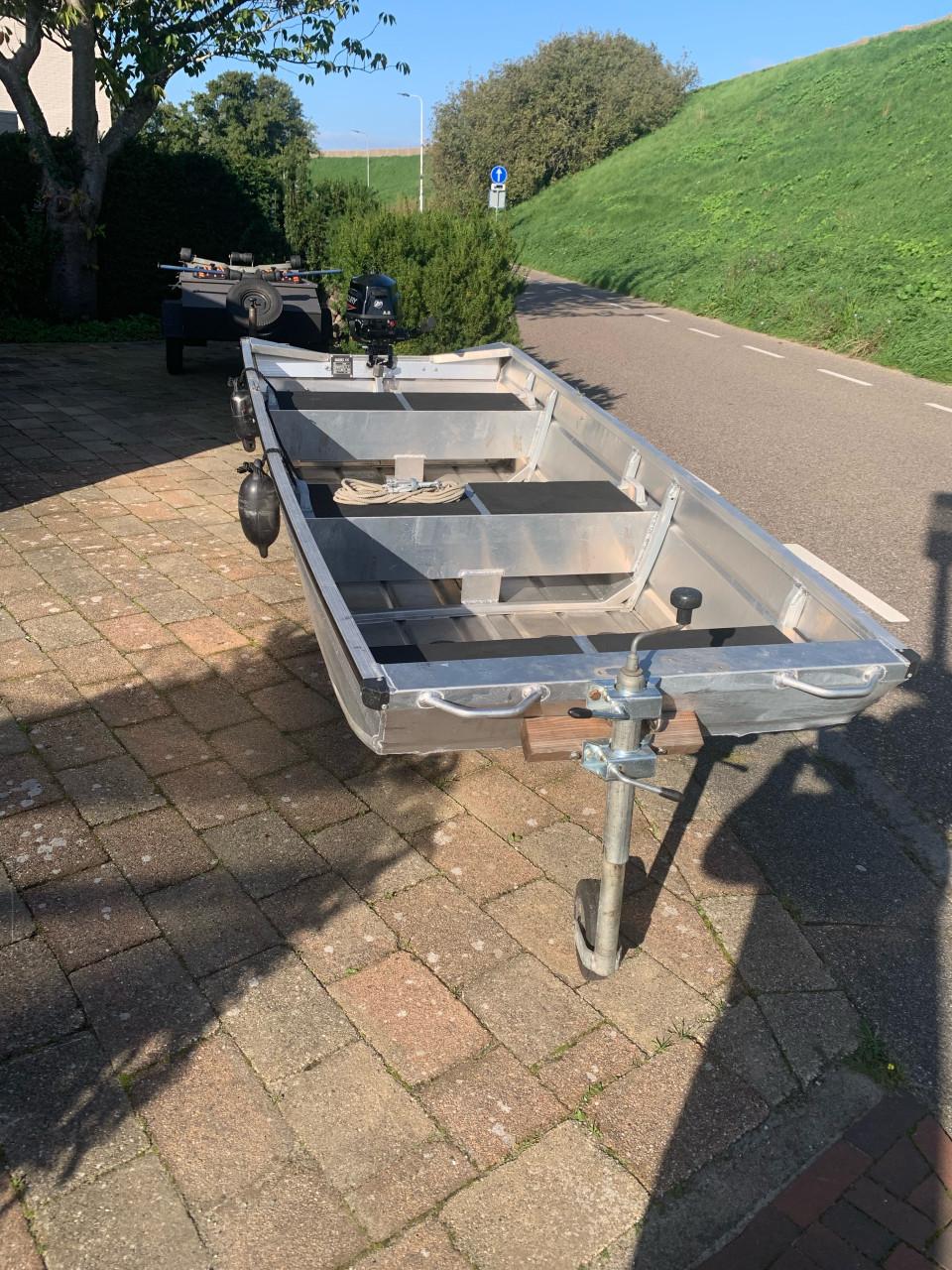 Qwest 330S Aluminium Boat
