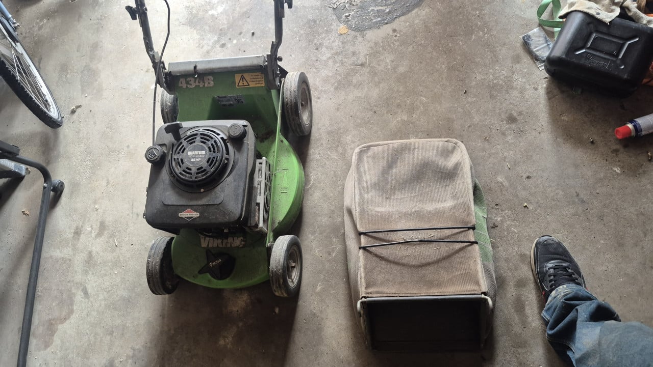 Benzine grasmaaier
