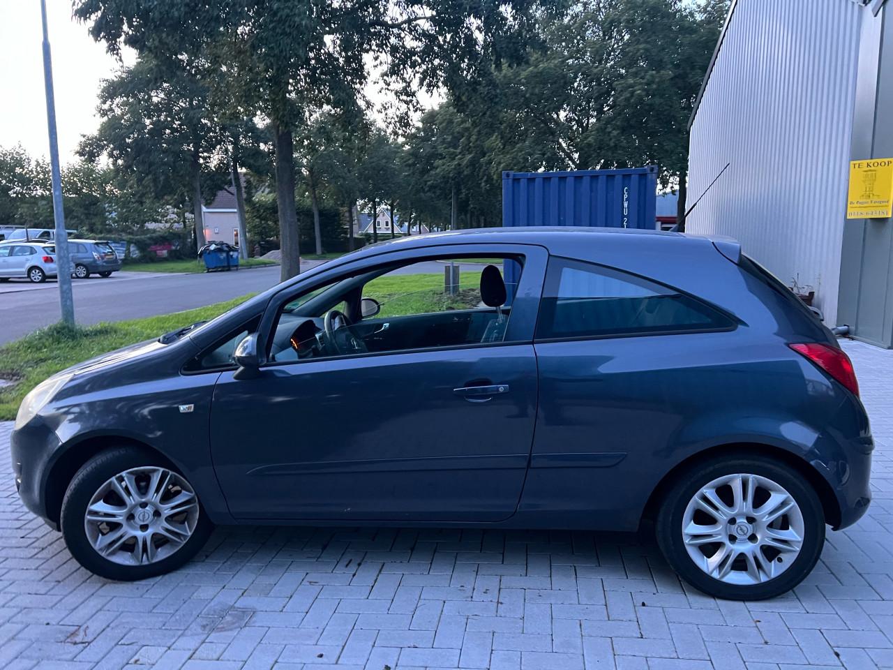 Opel Corsa 1.4-16V Enjoy
